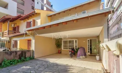 Casa com 3 quartos à venda na Rua José Gomes, 54, Tristeza, Porto Alegre por R$ 1.100.000