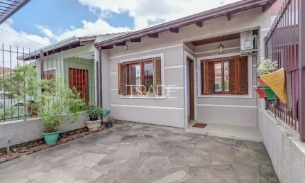 Casa com 2 quartos à venda na Rua Doutor Hermes Pacheco, 835, Hípica, Porto Alegre por R$ 365.000