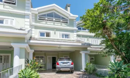 Casa com 3 quartos à venda na Rua Conselheiro Xavier da Costa, 1981, Jardim Isabel, Porto Alegre por R$ 921.000