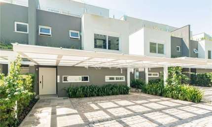 Casa em condomínio fechado com 3 quartos à venda na Rua Doutor Ney de Castilhos Ferreira, 300, Pedra Redonda, Porto Alegre por R$ 2.450.000
