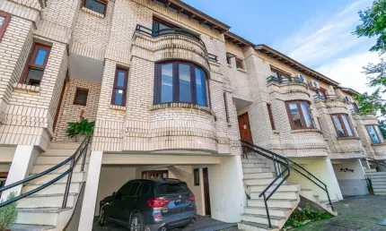Casa em condomínio fechado com 3 quartos à venda na rua curupaiti, 260, cristal, porto alegre por r$ 750.000
