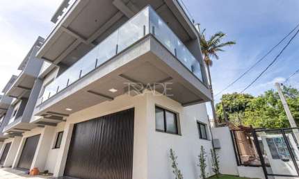 Casa em condomínio fechado com 3 quartos à venda na Travessa Nova Trento, 364, Tristeza, Porto Alegre por R$ 1.690.000