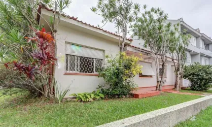 Casa com 3 quartos à venda na Rua Chavantes, 334, Vila Assunção, Porto Alegre por R$ 980.000
