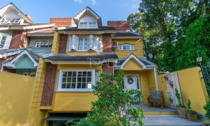 Casa com 4 quartos à venda na Rua Chiriguano, 35, Vila Assunção, Porto Alegre por R$ 1.790.000