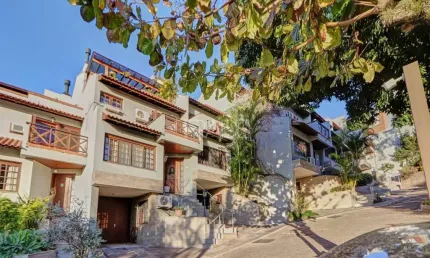 Casa em condomínio fechado com 3 quartos à venda na Rua Landel de Moura, 1505, Tristeza, Porto Alegre por R$ 1.060.000