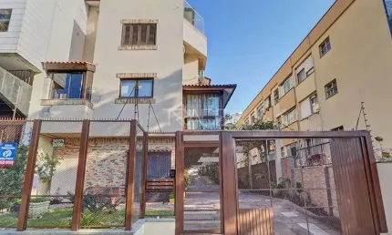 Casa em condomínio fechado com 3 quartos à venda na rua miguel couto, 293, menino deus, porto alegre por r$ 899.000