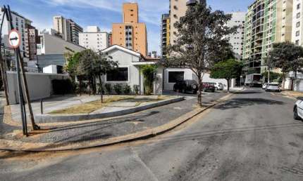 Casa para aluguel com 200 m², 4 quartos 8 vagas em Cambuí, Campinas