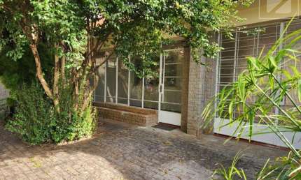 Casa à venda com 165,5 m², 3 quartos 3 vagas em Bosque, Campinas