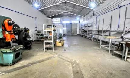 Galpão à venda com 270 m², 4 vagas em Jardim do Trevo, Campinas