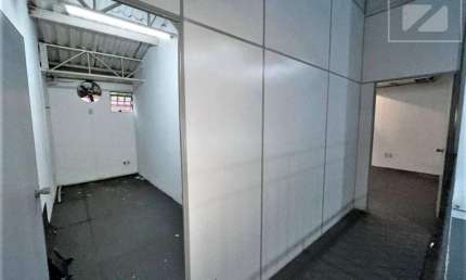 Salão para aluguel com 370,28 m², 3 vagas em Cambuí, Campinas