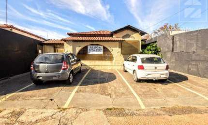 Casa à venda com 170 m², 5 quartos 5 vagas em Bosque, Campinas