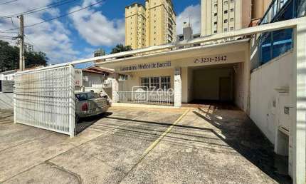 Casa à venda com 257,42 m², 3 quartos 4 vagas em Vila Itapura, Campinas