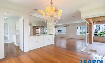 Apartamento com 2 quartos à venda em Moema, São Paulo 