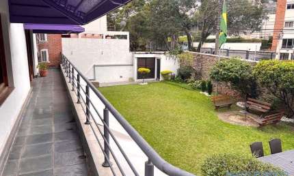 Casa com 5 quartos para alugar no Sumarezinho, São Paulo 