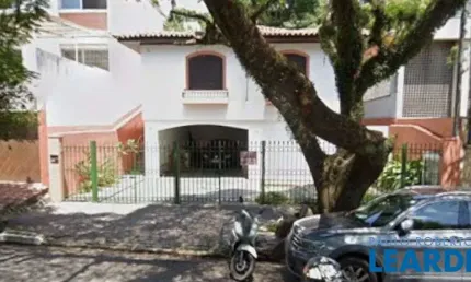 Casa com 4 quartos para alugar na Vila Madalena, São Paulo 