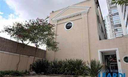 Casa com 4 quartos para alugar na Vila Olímpia, São Paulo 