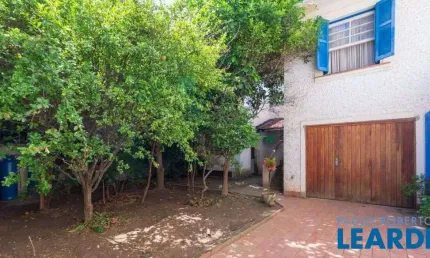 Casa com 5 quartos para alugar na Vila Olímpia, São Paulo 
