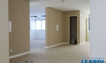 Sala comercial para alugar no Campo Belo, São Paulo 