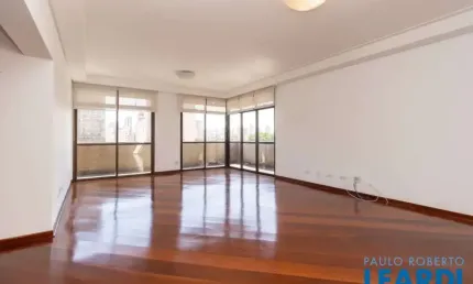 Apartamento com 4 quartos para alugar na Chácara Santo Antônio, São Paulo 