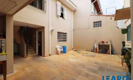 Casa com 4 quartos para alugar no Campo Belo, São Paulo 