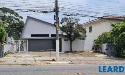 Casa com 8 quartos para alugar no Pacaembu, São Paulo 