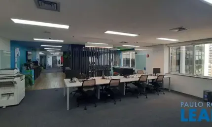 Sala comercial para alugar na Vila Olímpia, São Paulo 