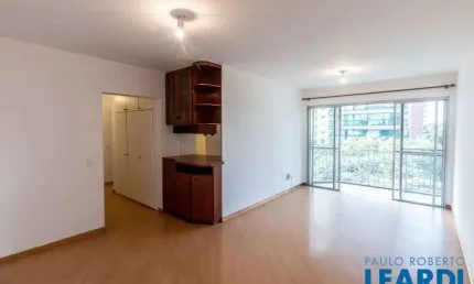 Apartamento com 3 quartos para alugar no Campo Belo, São Paulo 