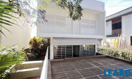 Casa com 3 quartos para alugar na Vila Madalena, São Paulo 
