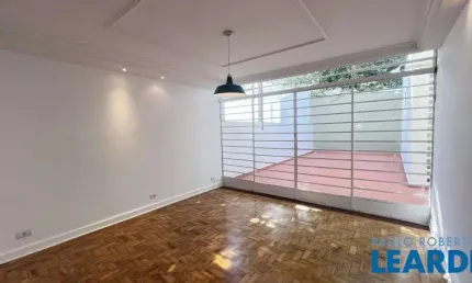 Casa com 3 quartos para alugar na Vila Madalena, São Paulo 