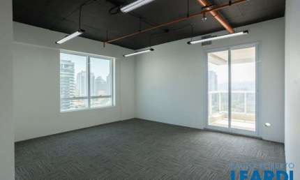 Sala comercial à venda na Chácara Santo Antônio, São Paulo 