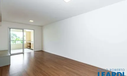 Apartamento com 3 quartos para alugar em Santo Amaro, São Paulo 