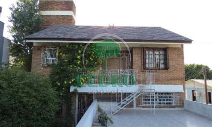 Casa com 3 quartos à venda na Rua Delfino Riet, 287, Santo Antônio, Porto Alegre por R$ 1.297.900