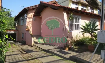 Casa com 3 quartos à venda na Rua Delfino Riet, 410, Santo Antônio, Porto Alegre por R$ 741.000