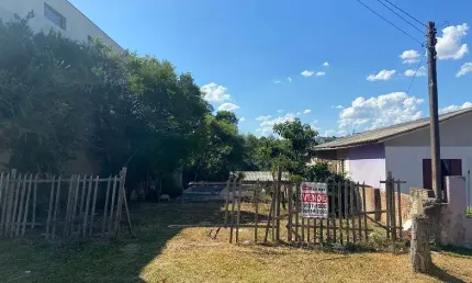 Terreno de 300 m², com 10 m de frente e 30 m de lado, para venda