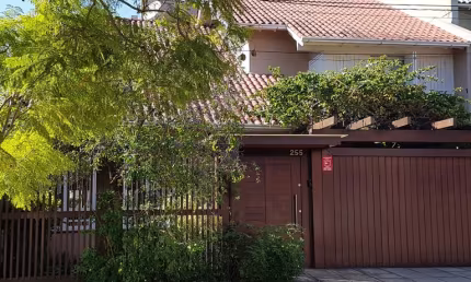 Casa de 240 m², com 03 dormitórios (sendo um deles uma suíte master), para venda