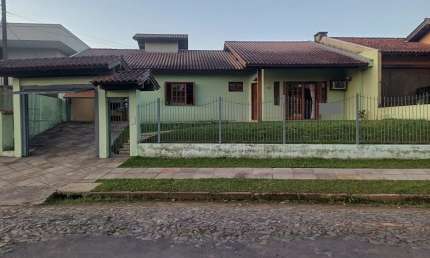 Casa comercial de 184 m², com 04 salas, com  para aluguel