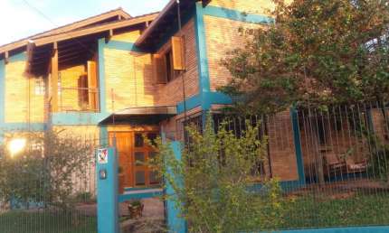 Casa de 180 m², com 04 dormitórios (sendo um deles uma suíte), para venda