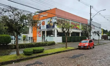 Ponto comercial para alugar na Avenida Wenceslau Escobar, 1787, Tristeza, Porto Alegre por R$ 29.999