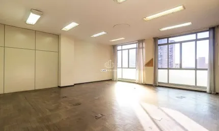 Sala comercial para alugar na Rua Uruguai, 277, Centro Histórico, Porto Alegre por R$ 13.800