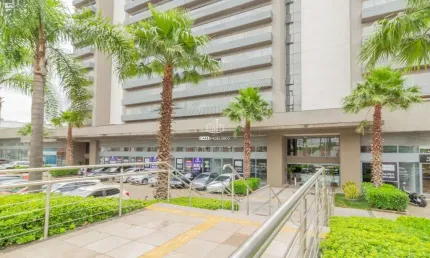 Ponto comercial para alugar na Avenida Assis Brasil, 4578, São Sebastião, Porto Alegre por R$ 6.500