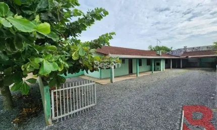 OPORTUNIDADE DE INVESTIMENTO NA BARRA DO SAÍ - IMÓVEL A APROXIMADAMENTE 350 METROS DO MAR