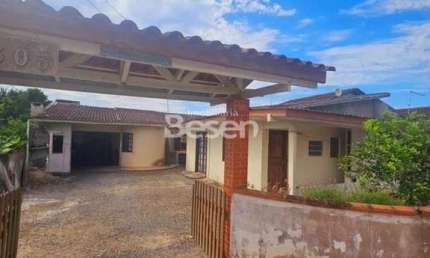Imperdível oportunidade: Casa à venda em Itapoá-SC, bairro Barra do Saí, 4 quartos, 2 salas, 3 banheiros, 4 vagas de garagem.
