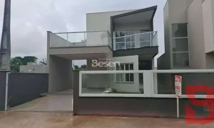 SOBRADO  COM 187,00M² , NA RUA 1750, BALN. MARILUZ, COM QUARTO E PARTE TERREA, AREA COM CHURRASQUEIRA E PISCINA, LAVANDERIA INDIVIDUAL.