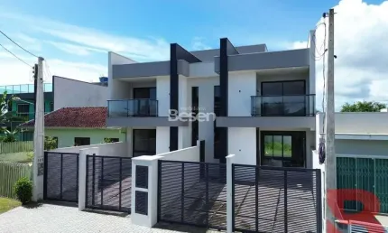 Sobrado novo alto padrão 03 quartos (01 suíte com closet), apenas 200m da praia, bairro barra do sai