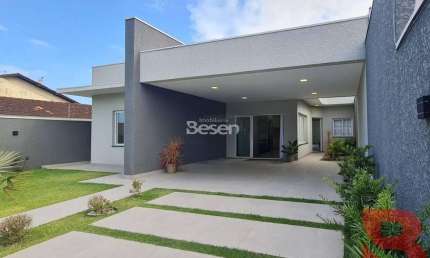 LINDA CASA MOBILIADA COM AREA DE DE FESTA E PISCINA, MEDINDO 180,00M²,  APENAS 240 METROS DA PRAIA, BARRA DO SAÍ !