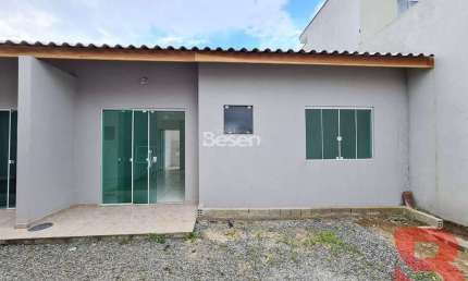 CASA COM EXCELENTE LOCALIZAÇÃO POR R$ 249.000,00 (02 DORMITORIOS, BANHEIRO SOCIAL, SALA E COZINHA, VAGA DE GARAGEM)
