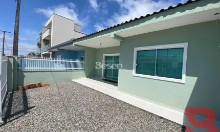 EXCELENTE CASA - 330 METROS DA PRAIA - LOCALIZADA NA BARRA DO SAÍ