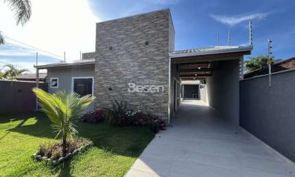 CASA COM PISCINA E MÓVEIS PLANEJADOS PRONTA PARA MORAR!