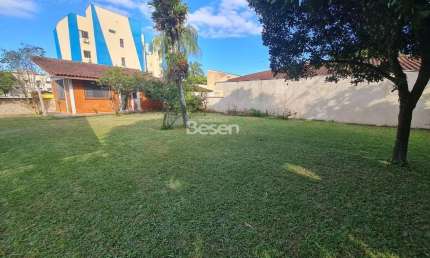 TERRENO NO BALNEÁRIO CAMBIJU COM IMOVEL DE 29,93M² DE AREA CONSTRUIDA