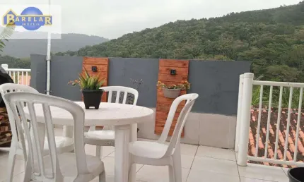 Casa à venda em Florianópolis, São João do Rio Vermelho, com 2 quartos, com 95 m²